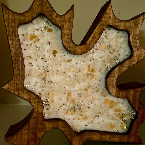 Fall maple leaf - Picture 1 of 1